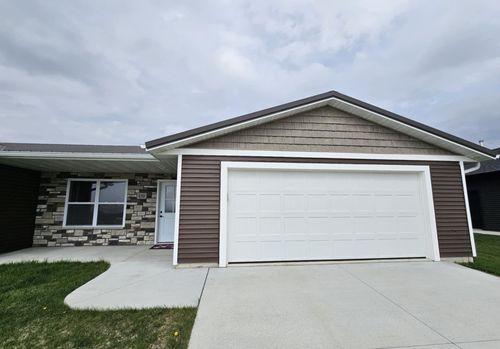 150 Towne Centre Dr, Urbana, IA, 52345-9114 | Card Image