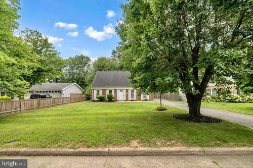1112 E Maple Ave, STERLING, VA, 20164-2702 | Card Image