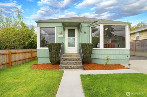 1123 Trenton Ave, Bremerton, WA, 98310-4937 | Card Image