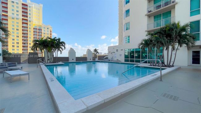 APT-1710 - 9055 Sw 73 Rd Ct, Condo with 2 bedrooms, 2 bathrooms and null parking in Pinecrest FL | Image 26