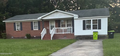 2414 Glenda St, Winterville, NC, 28590-8897 | Card Image