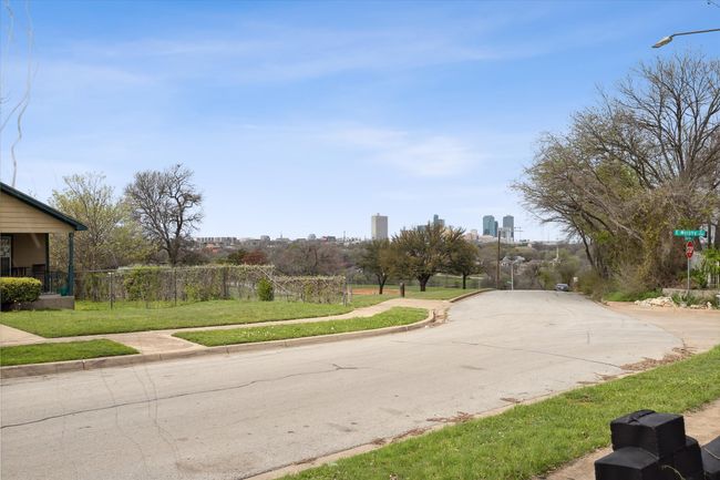 1250 E Morphy St, House other with 3 bedrooms, 2 bathrooms and null parking in Fort Worth TX | Image 10