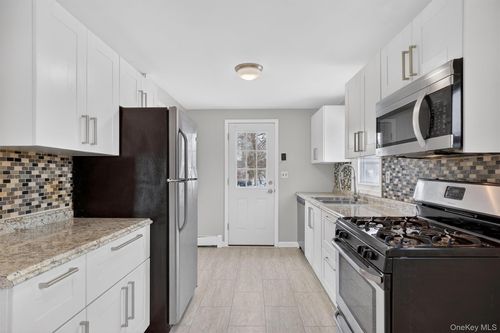 23 Bridle Path, Newburgh, NY, 12550-2912 | Card Image