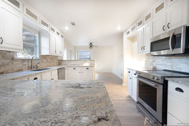 11827 Drought Pass, House other with 3 bedrooms, 3 bathrooms and null parking in Helotes TX | Image 5