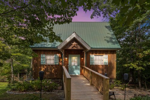 322 Enchanted Forest Way, Burnside, KY, 42519-9772 | Card Image