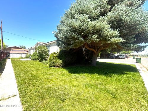 218220 Middlegate Dr, Battle Mountain, NV, 89820-1825 | Card Image