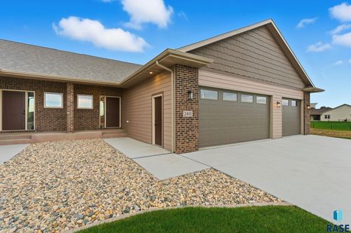 2401 E Joshua Cir Circle, Sioux Falls, SD, 57108 | Card Image