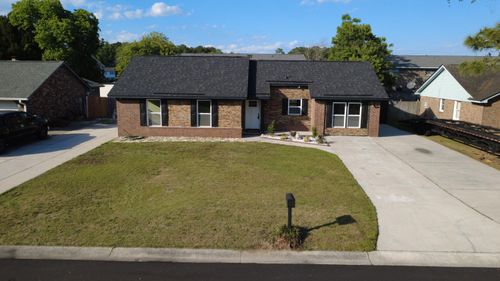 215 Horseshoe Dr, Goose Creek, SC, 29445-4608 | Card Image