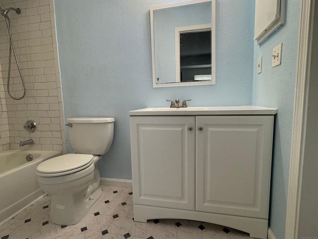 282 - 282 Carriage Crossing Ln, Condo with 1 bedrooms, 1 bathrooms and 2 parking in Middletown CT | Image 13