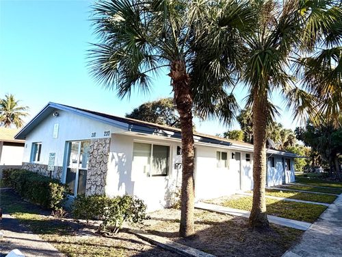 218 Sw 1st Ct, Pompano Beach, FL, 33060-4633 | Card Image