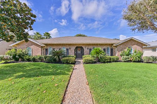 7 Park Ln, Galveston, TX, 77551-1747 | Card Image