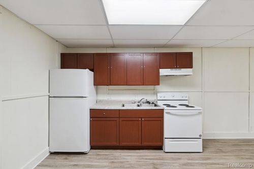 apt-11-912 N State Rd, Davison, MI, 48423-1161 | Card Image