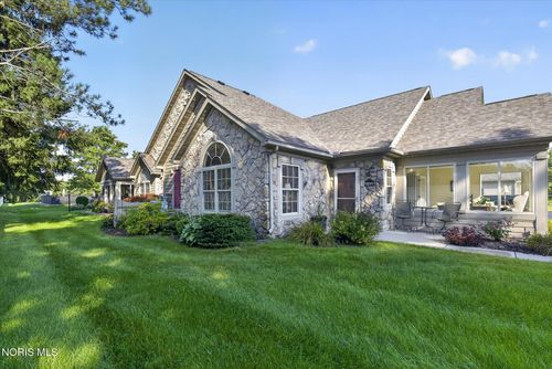 9889 Connor Lake Cir, Perrysburg, OH, 43551-3006 | Card Image