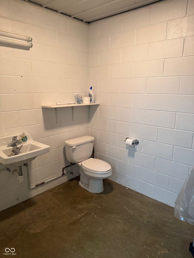 1025 Walnut St, Home with 0 bedrooms, 0 bathrooms and null parking in Edinburgh IN | Image 19