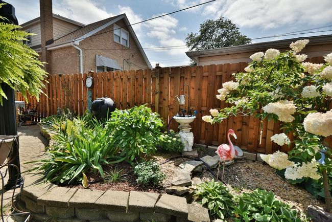 8001 45 Th St, House other with 3 bedrooms, 2 bathrooms and 2 parking in Lyons IL | Image 20