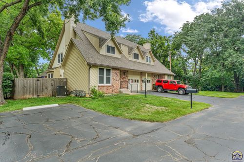 2906 Sw Foxcroft 3 Ct, Topeka, KS, 66614-4156 | Card Image