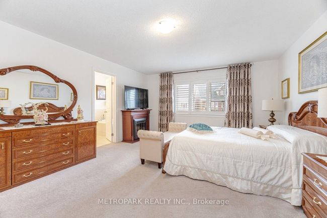 56 Manor Forest Rd, House other with 4 bedrooms, 4 bathrooms and 4 parking in Mount Albert ON | Image 33
