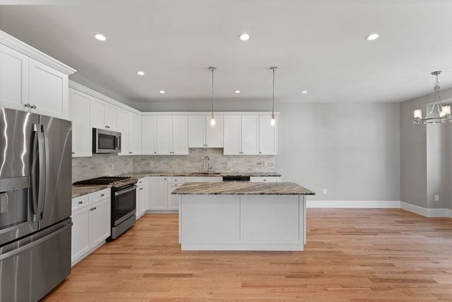 17 - 17 Monroe St, House attached with 3 bedrooms, 3 bathrooms and 4 parking in Norwood MA | Image 7