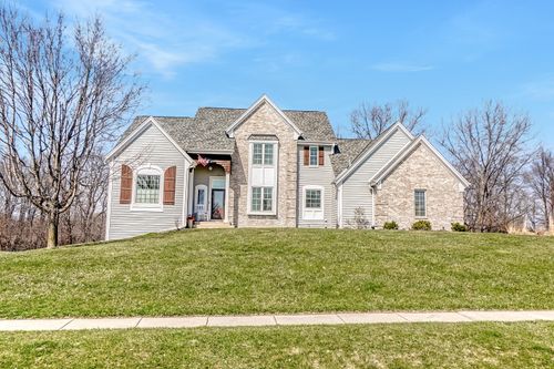 317 River Bluff Cir, Oconomowoc, WI, 53066-3480 | Card Image