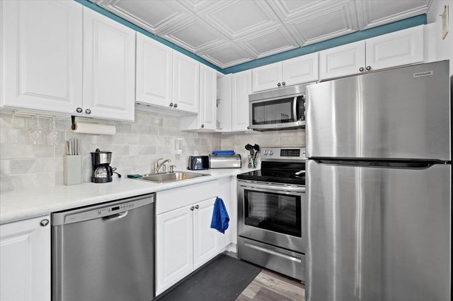 201 Kent L, Condo with 1 bedrooms, 2 bathrooms and null parking in West Palm Beach FL | Image 6