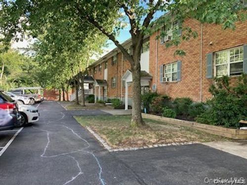 5b-502 Barclay Mnr, Newburgh, NY, 12550-7822 | Card Image