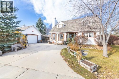 3002 67 Avenue, Lloydminster, AB, T9V3H8 | Card Image