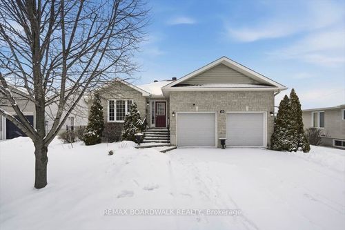 110 Templeton Crt, Kemptville, ON, K0G1J0 | Card Image
