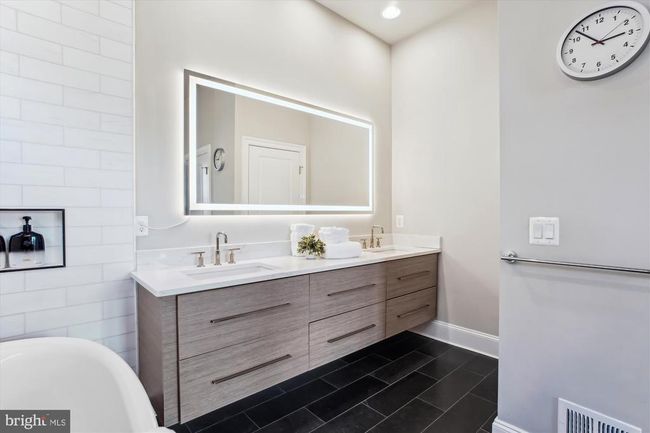 20440 Northpark Dr, Townhouse with 4 bedrooms, 6 bathrooms and null parking in ASHBURN VA | Image 44