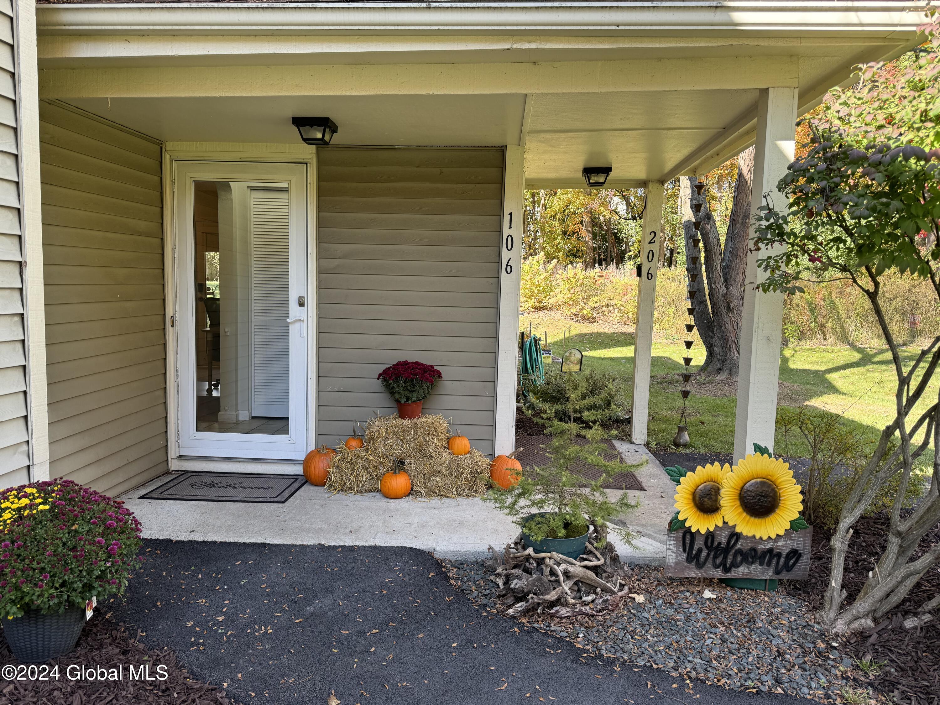Victory Way, Halfmoon, NY 12065