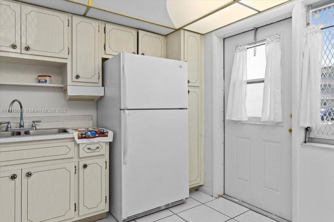 APT-109 - 2200 Park Ln, Condo with 1 bedrooms, 2 bathrooms and null parking in Hollywood FL | Image 9