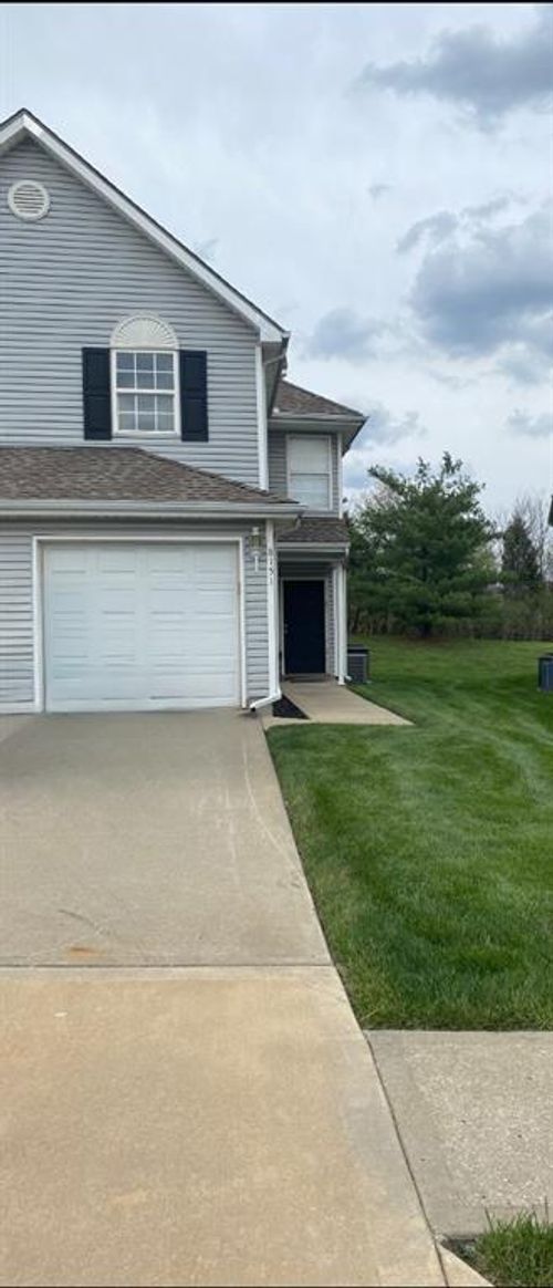 8151 N Lawn Ave, Kansas City, MO, 64119-1049 | Card Image