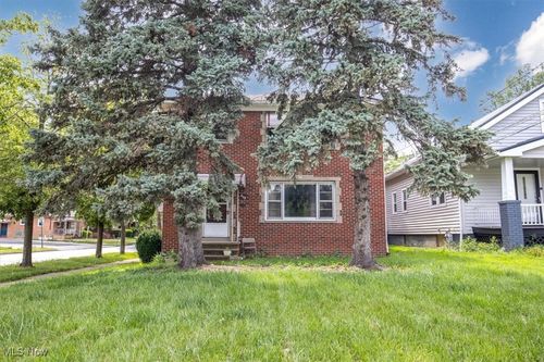 426 E 200th St, Euclid, OH, 44119-1564 | Card Image