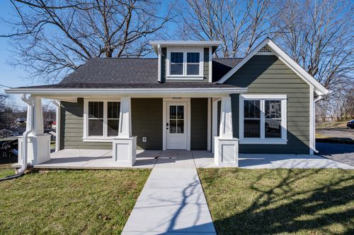 643 N Spring St, McMinnville, TN, 37110-2164 | Card Image