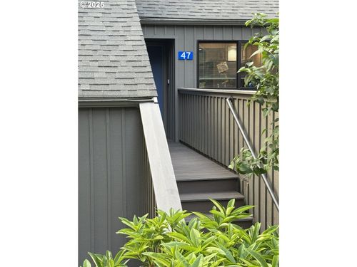 47-5801 Ne Voyage Ave, Lincoln City, OR, 97367-9683 | Card Image