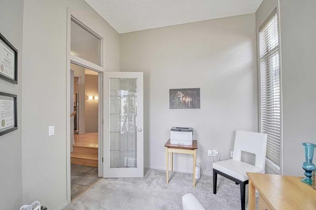 135 Everglade Way Sw, Home with 2 bedrooms, 2 bathrooms and 4 parking in Calgary AB | Image 6