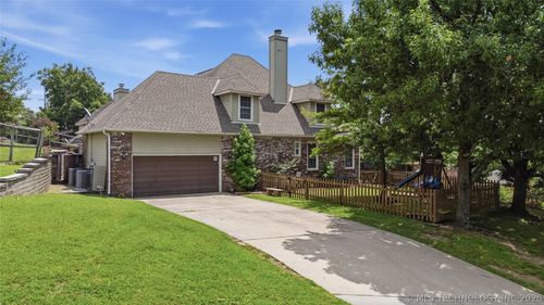5541 77th St, Tulsa, OK, 74136-8425 | Card Image