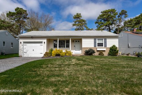 13 Nostrand Dr, Toms River, NJ, 08757-5644 | Card Image