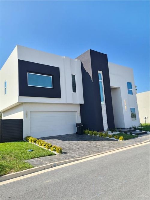 6711 N 11th Ln, McAllen, TX, 78504-6605 | Card Image