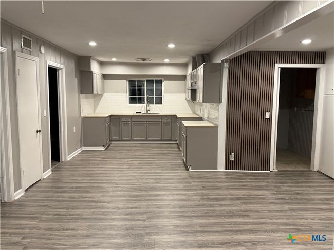 302 Smith St, House other with 3 bedrooms, 2 bathrooms and null parking in Gonzales TX | Image 4