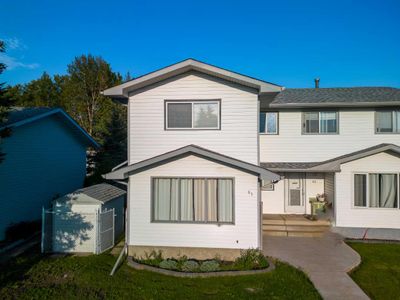 61 Kimzey Cross, Home with 3 bedrooms, 1 bathrooms and 2 parking in Whitecourt AB | Image 1