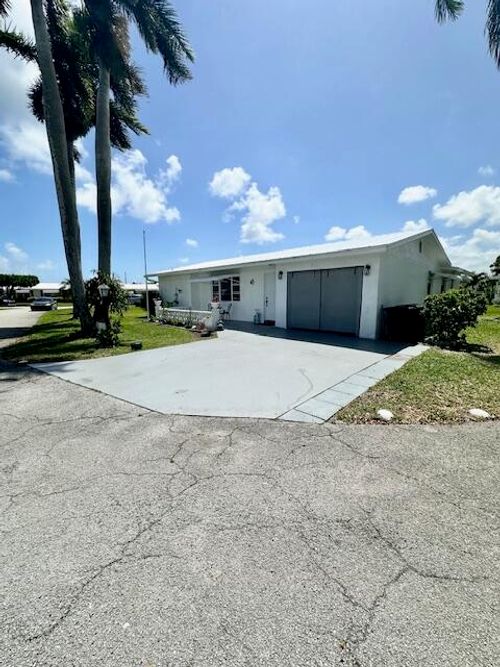 811 Sw 18th Ct, Boynton Beach, FL, 33426-5435 | Card Image