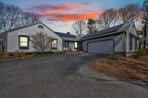52 Clubhouse Dr, Pocasset, MA, 02559-2108 | Card Image