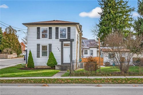 {{alt}} | Card Image