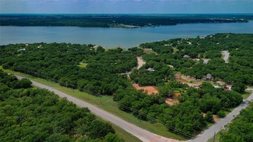 403 Nocona Dr, Nocona, TX, 76255-9294 | Card Image