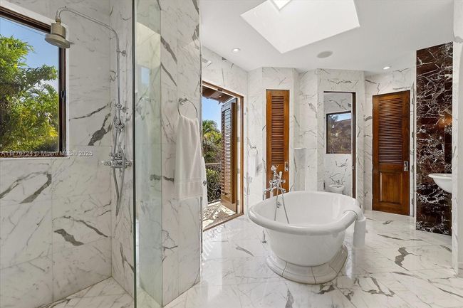 551 S Mashta Dr, House other with 6 bedrooms, 5 bathrooms and null parking in Key Biscayne FL | Image 28