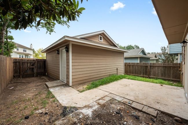 2304 Melissa Oaks Ln, House other with 3 bedrooms, 3 bathrooms and null parking in Austin TX | Image 15