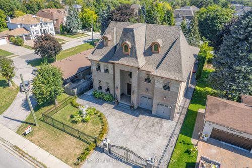 63 Walmer Rd, Richmond Hill, ON, L4C3W9 | Card Image