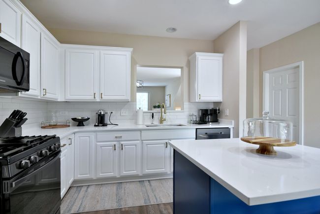 102 Morgans Gate Dr, Condo with 3 bedrooms, 3 bathrooms and 2 parking in Wood Dale IL | Image 16