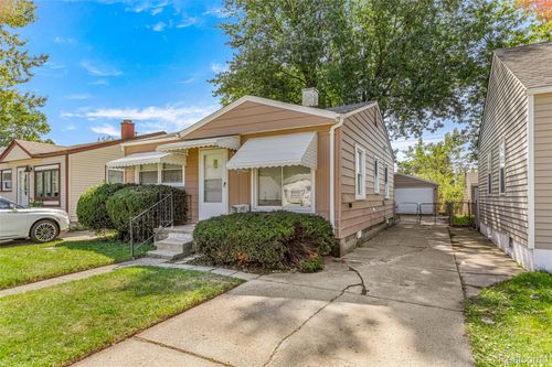 11212 Republic Ave, Warren, MI, 48089-1952 | Card Image