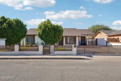 6833 W Roosevelt St, Phoenix, AZ, 85043-2355 | Card Image